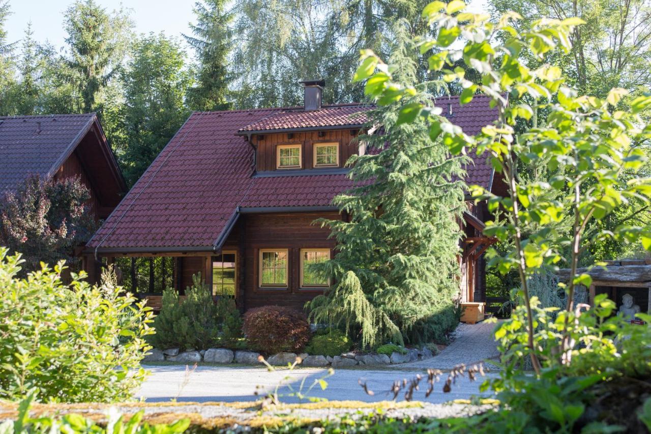 Das Dorf In Der Stadt Шладминг Екстериор снимка