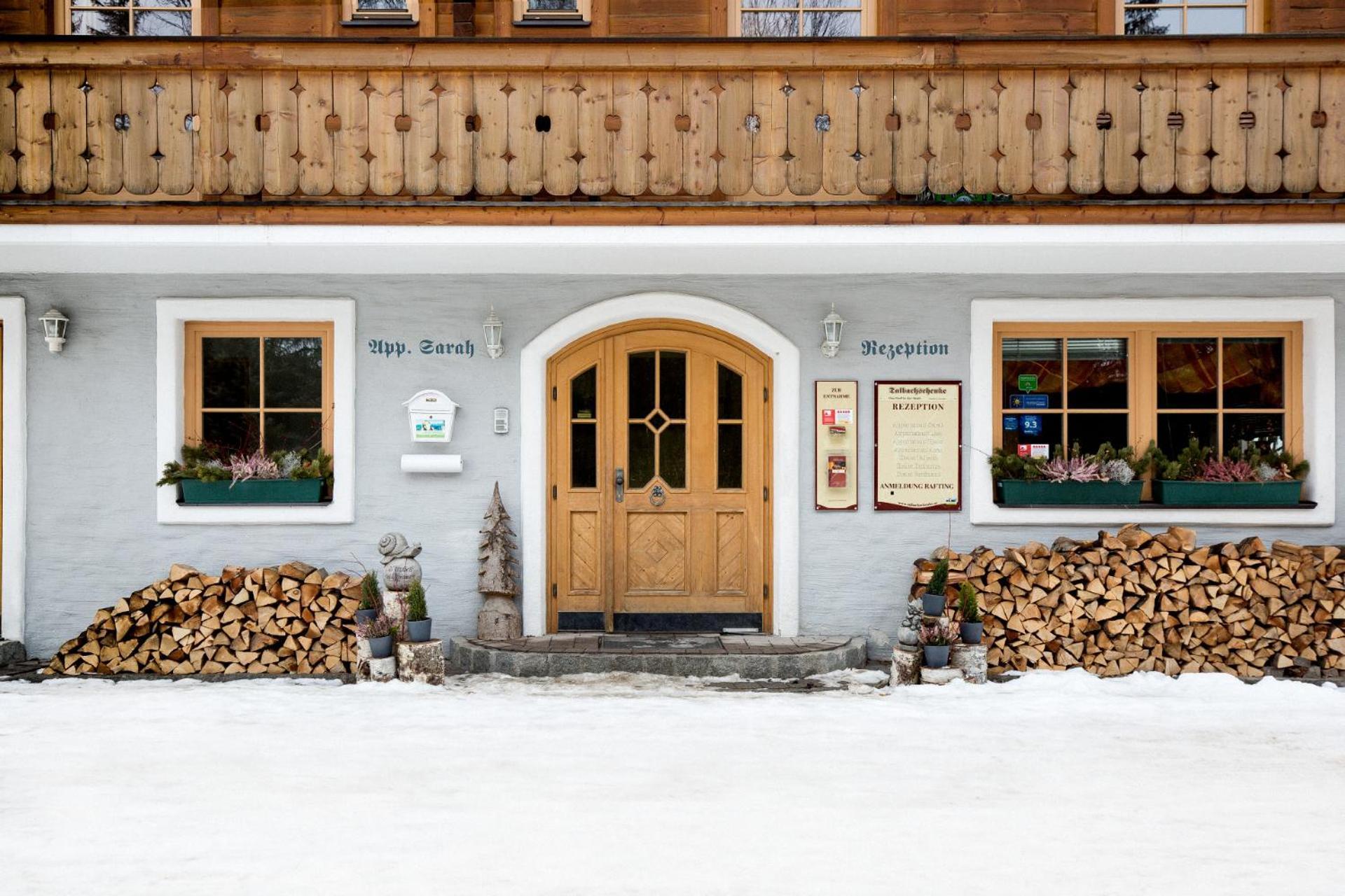 Das Dorf In Der Stadt Шладминг Екстериор снимка